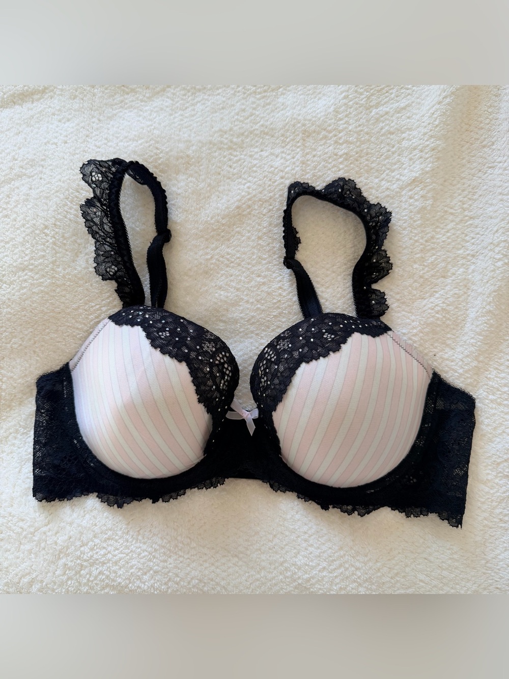 Victoria's Secret Black Lace Bra - Picture 2 of 4